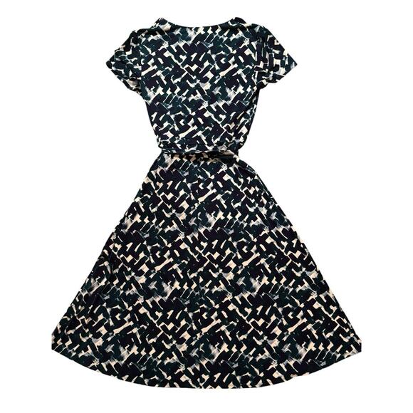 Eliza J Cap Sleeve Faux Wrap Belted Shirred Midi Dress Size 4 Green Blue White - Picture 2 of 10